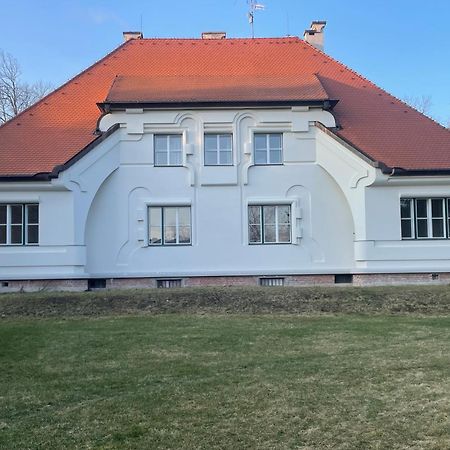 Vila Haj Usov Eksteriør bilde